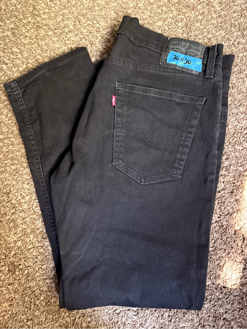Levi's Men's Relaxed Black Jeans